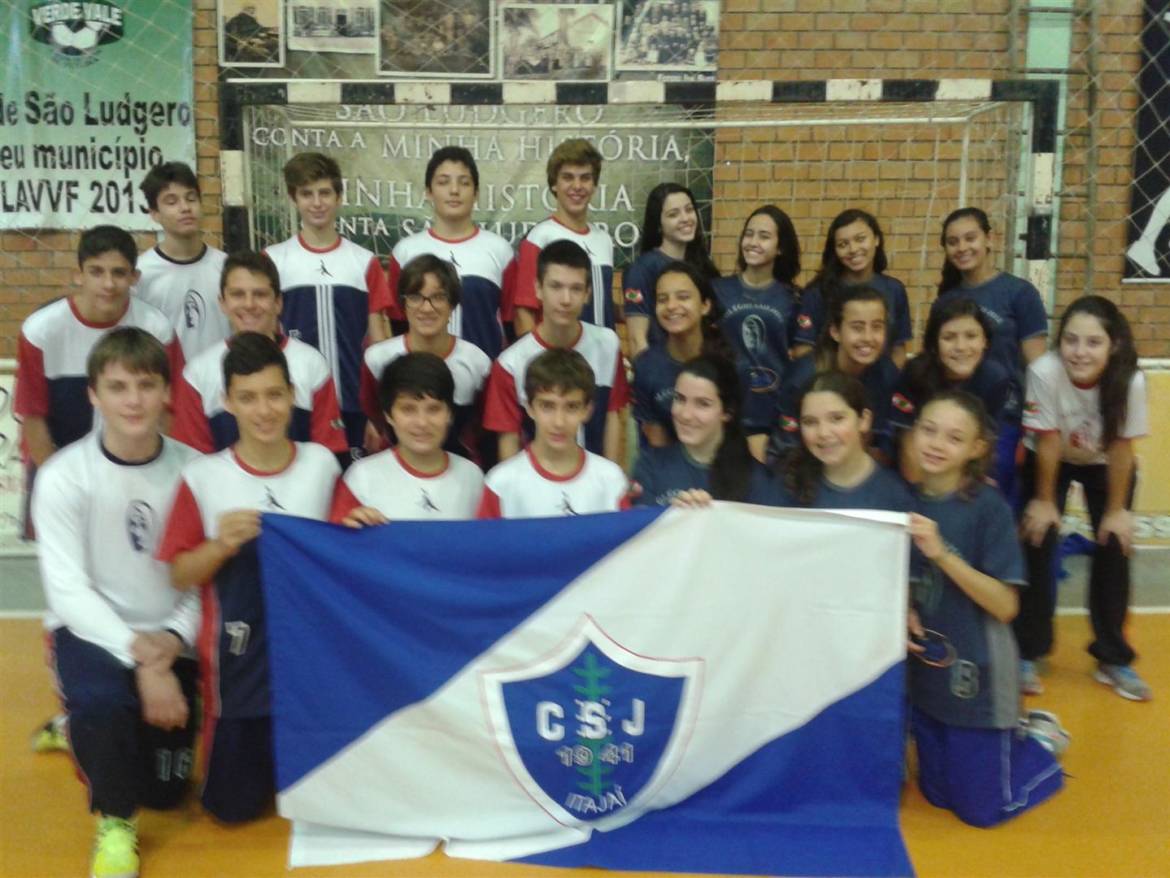 Equipes_Masculina_e_femina_representando_o_col._JESC_Large.jpg
