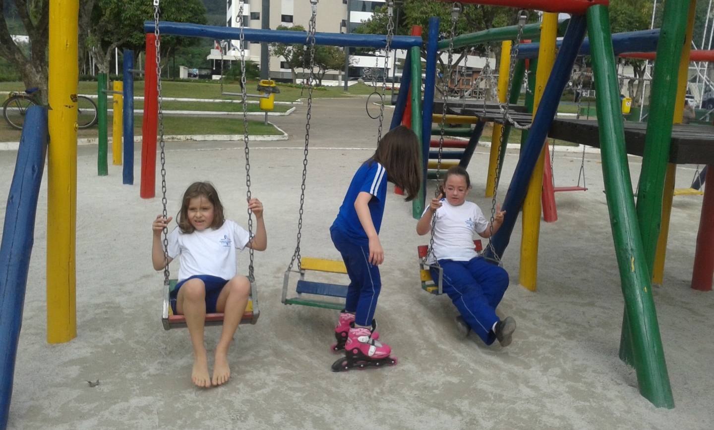Alunos do 2º Ano “C” encerram Projeto Pedagógico na Praça Beira Rio