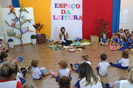 Circuito Literário: Educação Infantil se diverte com histórias sonorizadas