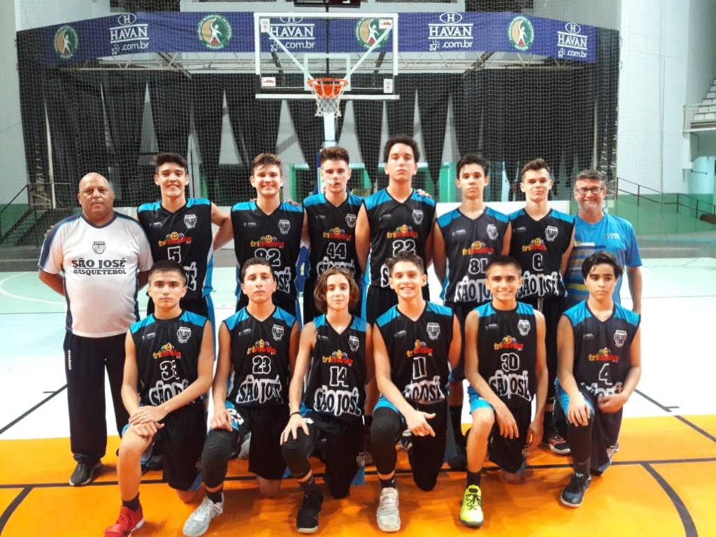 CSJ sub-15 assume liderança do grupo no estadual de basquete